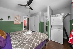 Modern Quirky Apartment Near Medical Center