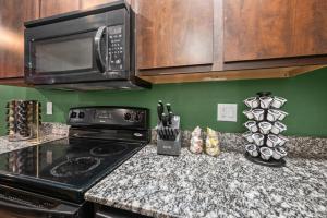 Modern Quirky Apartment Near Medical Center