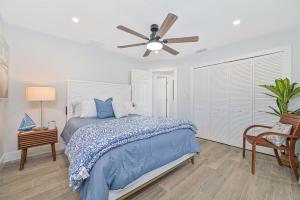 Waterfront Views, Large Private Pool & King Bed