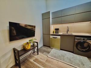 Exclusive Central Residence - Modern 1BR