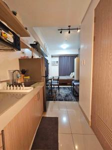 642 - Quiet & secured condo in Cavite with HI speed WIFI