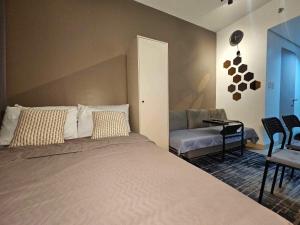 642 - Quiet & secured condo in Cavite with HI speed WIFI