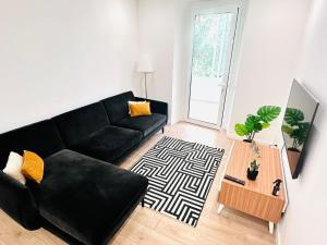 The Antonio Pedro House - NO 2D - Stunning Three-Bedroom Apartment