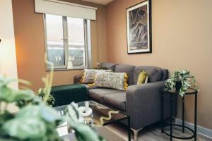 1BR City Centre Apt, Self Check In, Wifi, By DerBnB