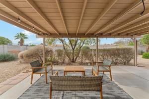 Stunning Remodeled 2br Retreat In Northscottsdale