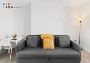 1-Bedroom Apartment near East Croydon Station - 2