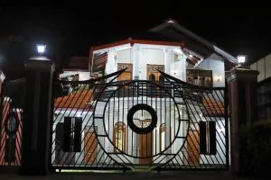 Shara Luxury Holiday Home - Madampe