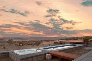 Casa Azzurra by Fieldtrip Architectural Retreat w Pool Spa Pickleball