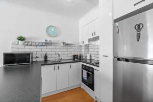 City Haven Modern 2BR Apartment on Carrington St