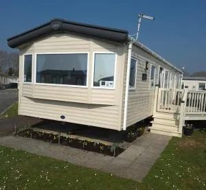 Redmay 31 - 8 Berth Caravan Trecco Bay - Newton