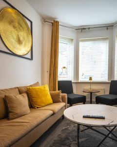 The Shropshire - Sleeps 8 - Coventry, Groups, 100GB WiFi, Luxury, Parking