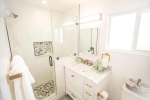 Beach House Steps to the Sand!