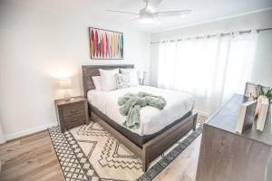 Beach House Steps to the Sand!