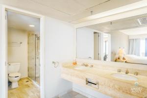 Fabulous Oceanview Suite Access to Beach & Pools