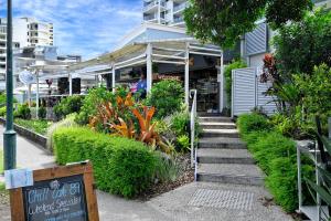 Its Five OClock Somewhere