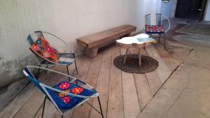 casa en pleno centro con jardin y arbolesfrutales