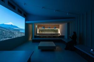 富士山望むプライベートヴィラ 900平方メートルの敷地を貸切利用 憩 ikoi Fuji サウナ 4Kシアター