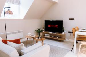 2 Bed Apartment, Fast Wifi, Free Parking, Near Train Station, Close to Hospitals - 4-gwiazdkowe hotele w mieście Stockport