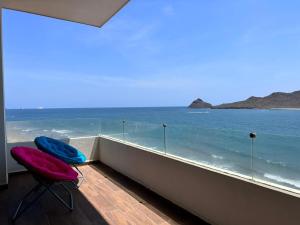 a pie de playa con vista al mar by G P S rentas