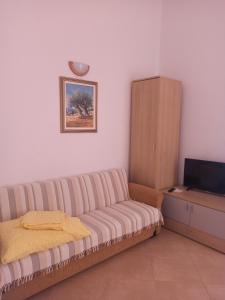 Apartments by the sea Podgora, Makarska - 2593
