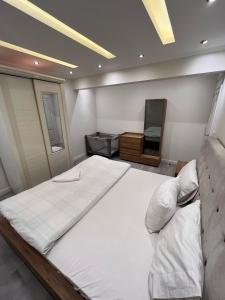 Elegant garden view 3BR