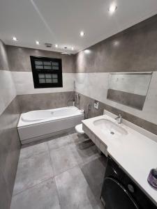 Elegant garden view 3BR