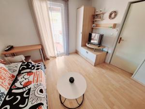 Apartments by the sea Betina, Murter - 16742