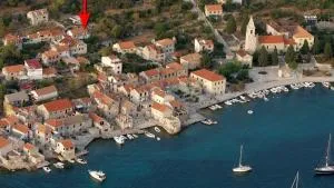 Apartments by the sea Prvic Luka, Prvic - 21276 - 普尔维奇卢卡