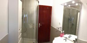 Apartments by the sea Prvic Luka, Prvic - 21276