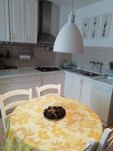 Apartments by the sea Prvic Luka, Prvic - 21276