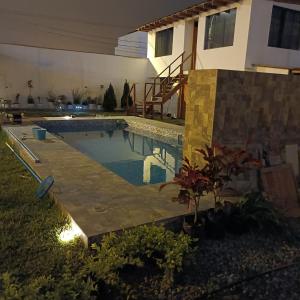 casa de playa en lurin con piscina y parrilla