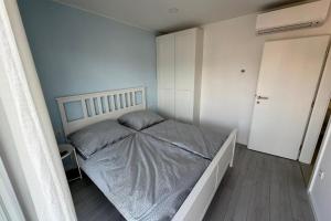 Apartments with parking space Trogir - 23948