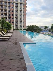 BP1043 Pool View Staycation Paranaque Pasay