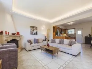 Traditional villa in Kypseli with pool - Kalipádhon