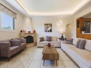 Villa in Kypseli with Private Pool & Gardens
