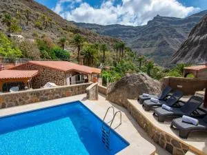 Villa with Heated Pool & Mountain Views - Los Palmitos