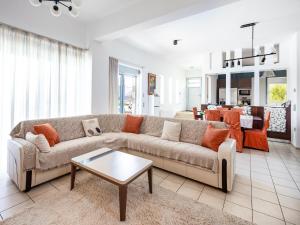 Villa in Crete with Private Pool & BBQ