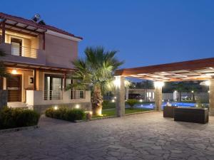 Spacious villa in Malevizi with garden