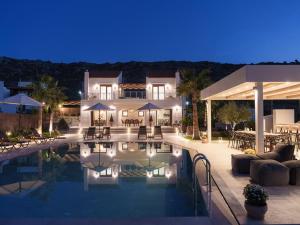Villa in Crete with Pool & Sea Views