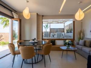 Villa in Crete with Pool & Sea Views