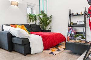 Modern 2BR Apartment Near Canary Wharf Ideal for Business 02 Arena