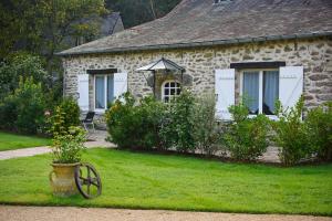 Hotels Les Moulins Du Duc ECOLODGE : photos des chambres