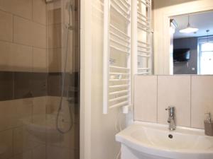 Appartements Studio RDC avec WiFi proche centre Mont-Dore - 2 couchages - 2 etoiles - Equipe et tout confort - FR-1-415-108 : photos des chambres