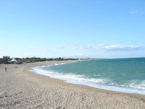 T2 Climatisé à Argelès-sur-Mer avec Terrasse, Jardin et Parking - FR-1-732-49