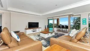 Unit 18 - 3 Bed Part Ocean View - Wamberal