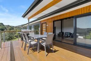 The Derby Lodge 'Two Bedroom' Stay in Style! - Gladstone