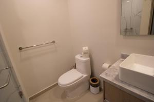 Elegante con vista al mar y balcón by G P S rentas