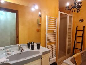 B&B / Chambres d'hotes Sejour de charme au coeur de la campagne meusienne - FR-1-585-152 : photos des chambres