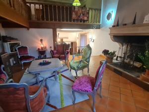 B&B / Chambres d'hotes Sejour de charme au coeur de la campagne meusienne - FR-1-585-152 : photos des chambres