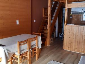 Studio Mezzanine 4 Pers, Parking, Près Centre Châtel - FR-1-676-213